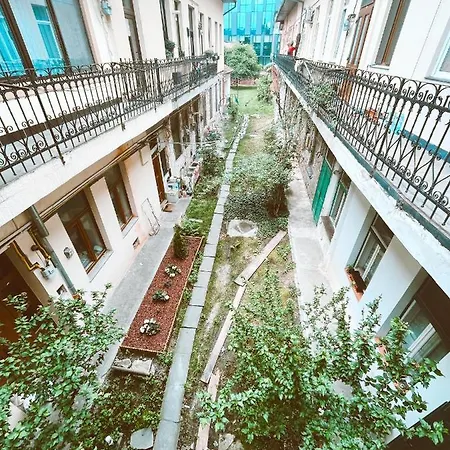 Apartment Ns *